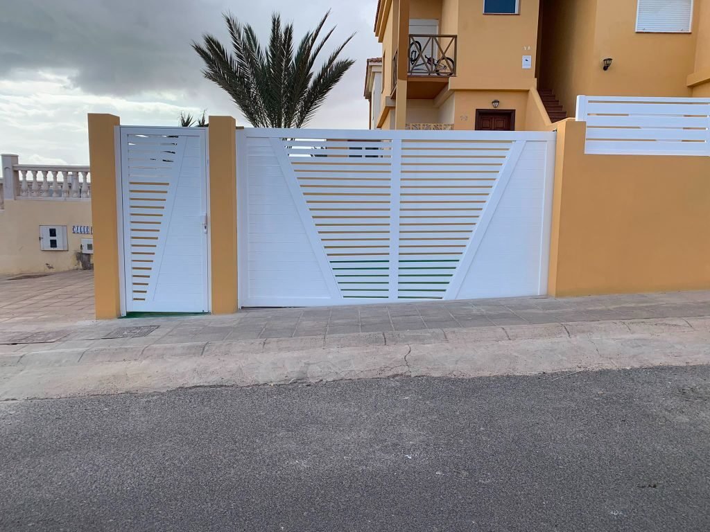 Trabajo realizado - cerramiento de aluminio lacado